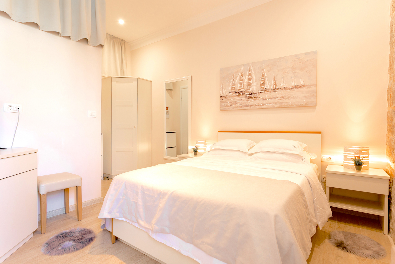 https://www.dalmatia-travel.com/Luxury VICTORIA Suite 2